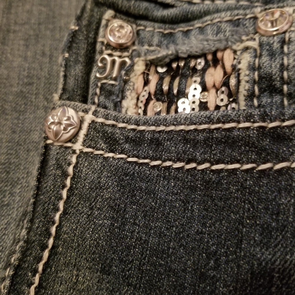 Miss Me Skinny Jeans EUC Pink details